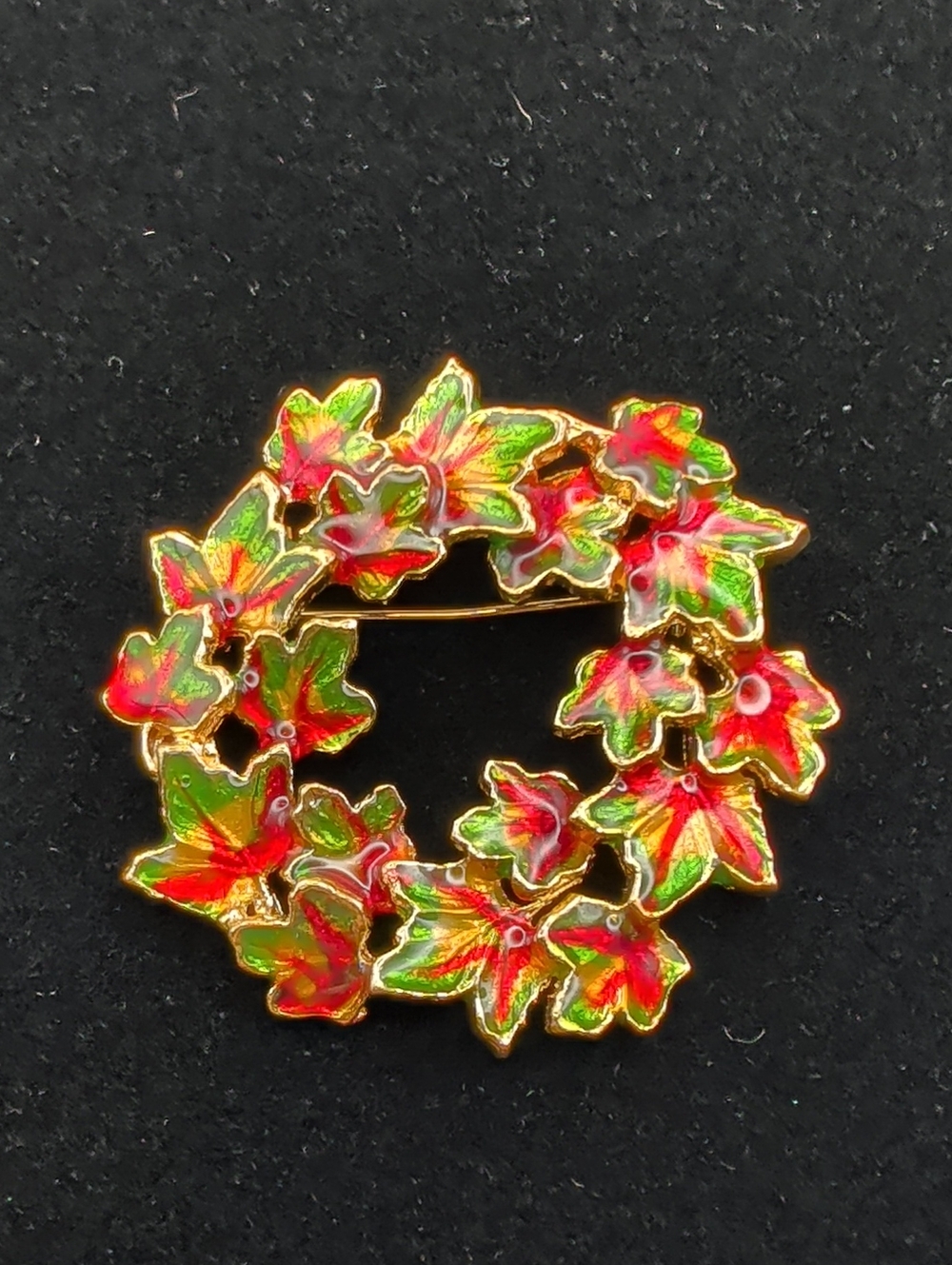 Holiday Leaf Wreath Enamel Brooch - Red & Green, 2 1/4", 36 gms, Beautiful